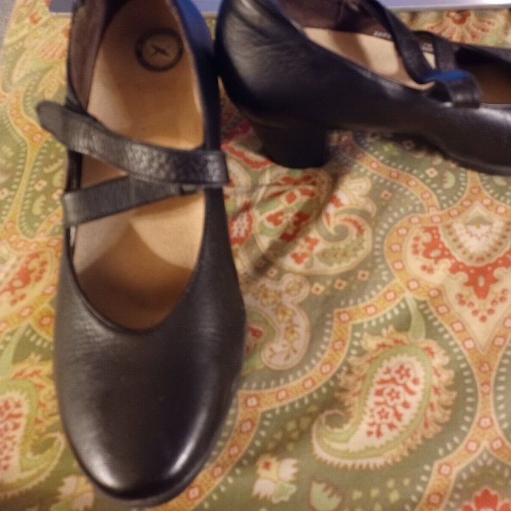 Wolky 41 9.5 9 1/2 Mary Janes Strappy Heels Comfort Shoes Pumps